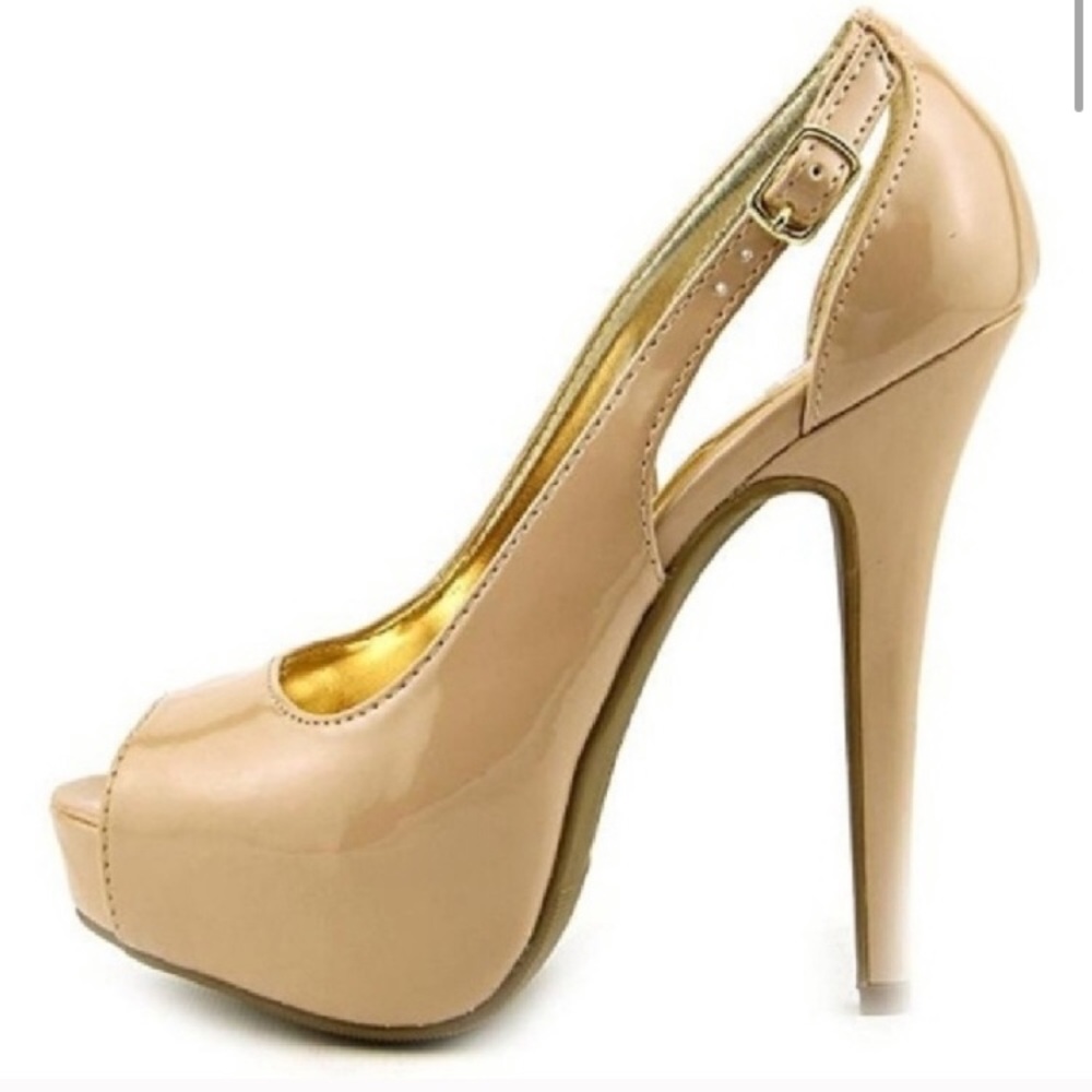✨Nude pumps by Madonna